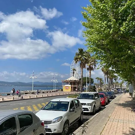 St Raphael Centre Calme Clim Commerces A Pieds * Сен-Рафаэль