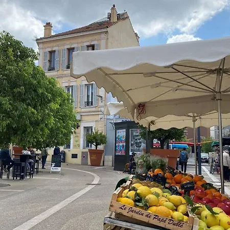 St Raphael Centre Calme Clim Commerces A Pieds Апартаменты *