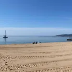 St Raphael Centre Calme Clim Commerces A Pieds