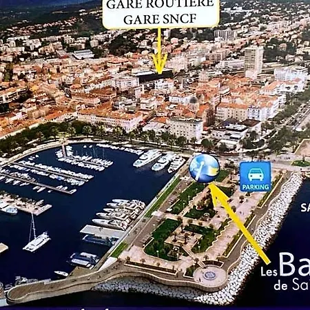 St Raphael Centre Calme Clim Commerces A Pieds * Saint-Raphaël