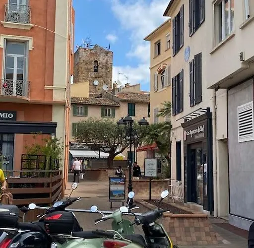 St Raphael Centre Calme Clim Commerces A Pieds Appartement Saint-Raphaël