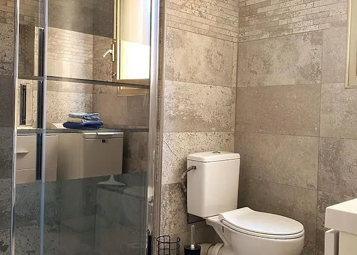 St Raphael Centre Calme Clim Commerces A Pieds Appartement Saint-Raphaël